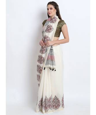 Off White Hand Block Printed Silk Chanderi Saree With Traditional Mughal Butah & Black Tessels On Pallu 4