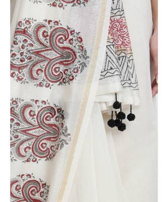 Off White Hand Block Printed Silk Chanderi Saree With Traditional Mughal Butah & Black Tessels On Pallu 5