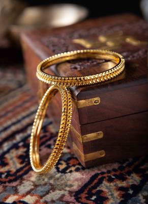 Set of 4 Gold-Plated Bangles and Bracelets 3