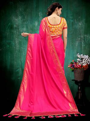 Magenta printed silk saree with blouse 3