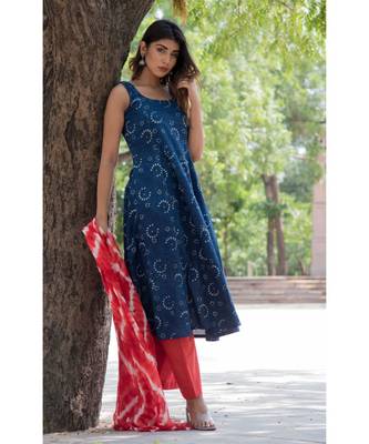 INDIGO BLUE KURTA PANT SET WITH LEHERIYA DUPATTA 2