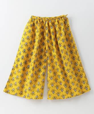 Printed Yellow Palazzo With A Self Print Black Top With Attached Sleeves 4