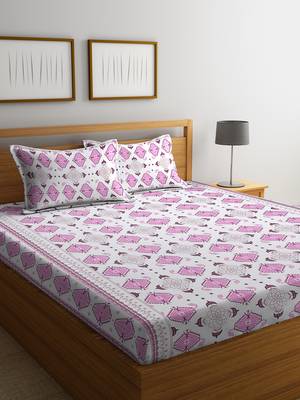pink geometric Double bedsheet 1