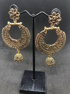 Gold crystal earrings 1