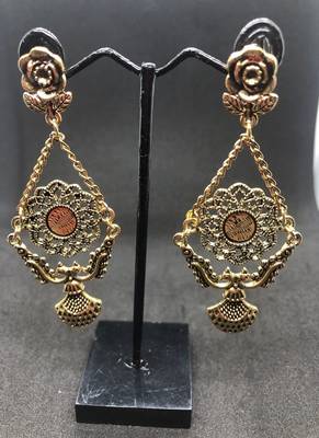 Gold pearl earrings 1