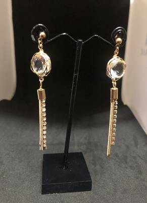 Gold pearl earrings 1