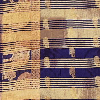 Orange hand woven art silk sarees saree with blouse 5