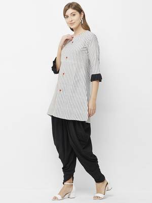 Black printed cotton kurtas-and-kurtis 4