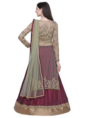 Gold embroidered net kurta with lehenga 3