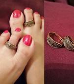 Gold toe-rings