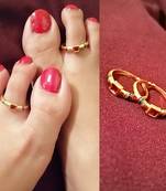 Gold toe-rings