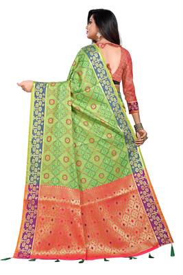 Green Woven Pure Kanjivaram Silk Saree With Blouse 4