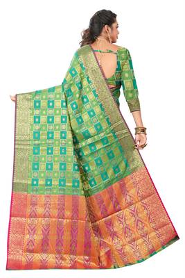 Green Woven Banarasi Silk Saree With Blouse 5