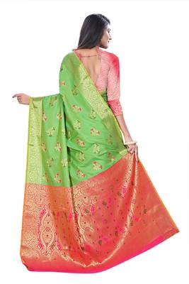 Green Woven Pure Kanjivaram Silk Saree With Blouse 3