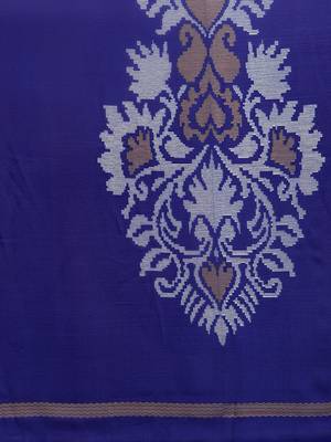 Blue printed faux georgette saree with blouse 4