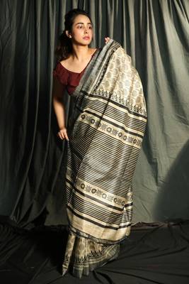Beige Pure Gheecha Saree With Printed Designs 2