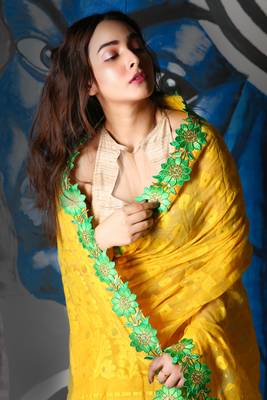 Yellow Jamdani Saree With All Over Weaving And Attach Floral Border 3