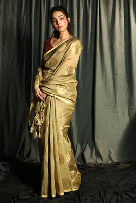 Beige Kora Saree With Zari Woven Motifs 1