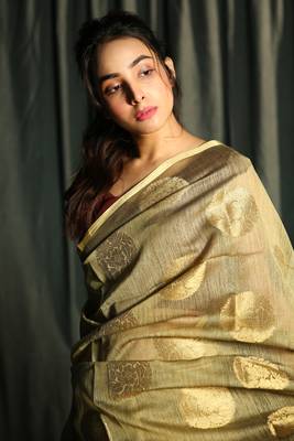 Beige Kora Saree With Zari Woven Motifs 3