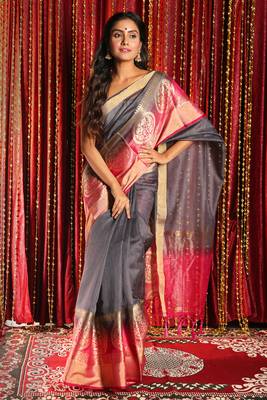 Grey Blended Silk Saree With Zari Border And Magenta Pallu 1