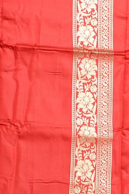 Red Blended Silk Saree With Zari Border And Pallu 4
