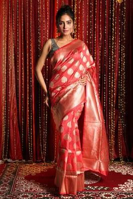 Coral Red Blended Silk Saree With Floral Zari Border And Pallu 1