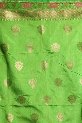 Magenta & Green Tie & Dye Blended Silk Saree And Zari Work 4