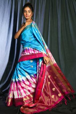Sky Blue And Magenta Tie & Dye Blended Silk Saree And Zari Work 2