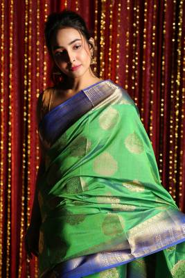 Green Dual Tone Blended Silk With Allover Zari Weaving And Blue Border & Pallu 3