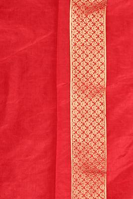 Black Floral Zari Weaved Semi Banarasi Saree With Red Boreder And Pallu 4