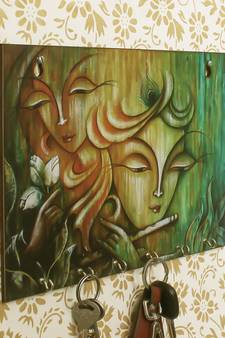 Radhe Krishna Theme Wooden Key Holder with 6 Hooks