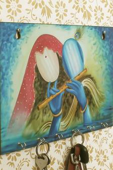 Radhe Krishna Theme Wooden Key Holder with 6 Hooks