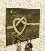 Heart made of Rope Theme Wooden Key Holder with 6 Hooks