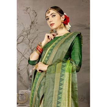Green woven art silk saree with blouse 2