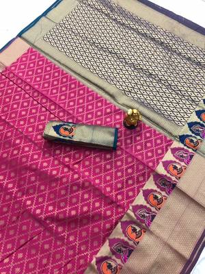 magenta woven Kanjivarm Silk Saree With Attached Blouse 1