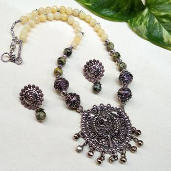Ivory Agate Necklaces 1