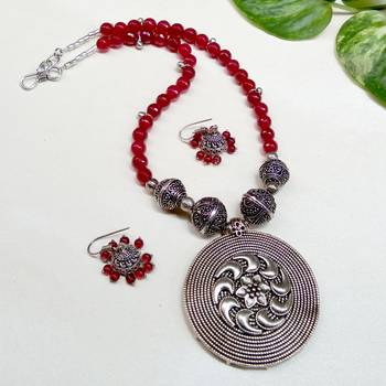 Maroon agate necklaces 1