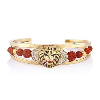 Gold pearl bracelets 1