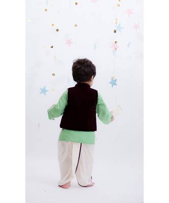 Black Plain Velvet With Green Kurta Set 3