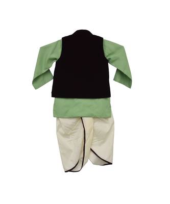 Black Plain Velvet With Green Kurta Set 4