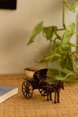 Brass Antique Finish Horse Carriage Showpiece 3