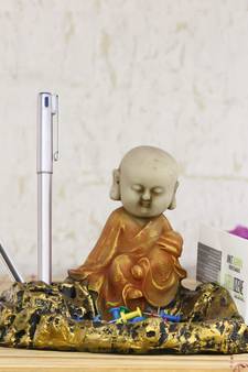 Pen And Visiting Card Holder Decorative Showpiece