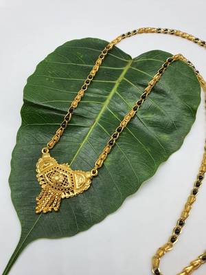 Women'S Pride Mangalsutra Traditional Golden Antique Pendant Mangalsutra Black Beads Single Line Layer Long Necklace 2