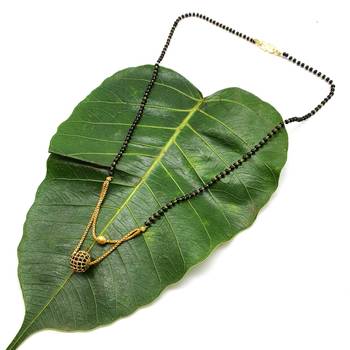 Women'S Pride Mangalsutra Multi Strand Gold Double Hain Layer Mani Kanthi Black Stone Pendant Beads Chain Mangalsutra 1
