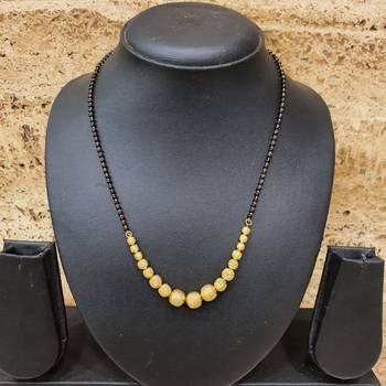 Women'S Pride Mangalsutra Gold Plated 17 Big Mani Pendant Black Beads Single Line Layer Short Mangalsutra Necklace 3