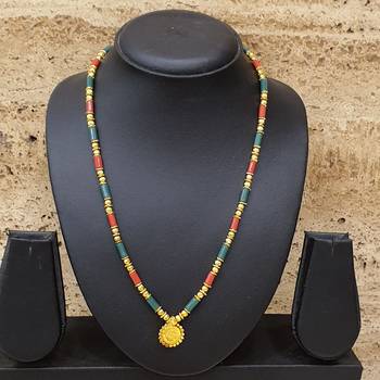Women'S Pride Mangalsutra Gold Laxmi Coin Pendant Green Orange Beads Single Line Layer Short Mangalsutra Necklace 3