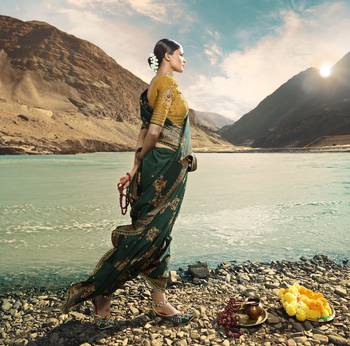 Dark Green Embroidered Raw Silk Saree With Blouse 2