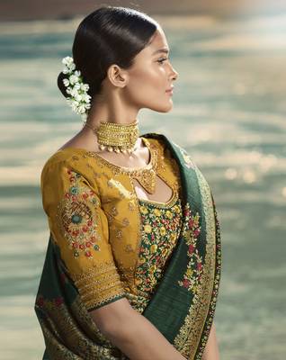 Dark Green Embroidered Raw Silk Saree With Blouse 3