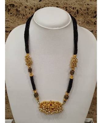 Mangalsutra Antique Golden Pendant White Bead Black 4 Line Layer Short Mangalsutra Thushi Kolhapuri Necklace 3