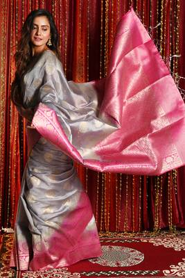 Steel Blended Tussar Saree With Allover Zari And Magenta Pallu 2